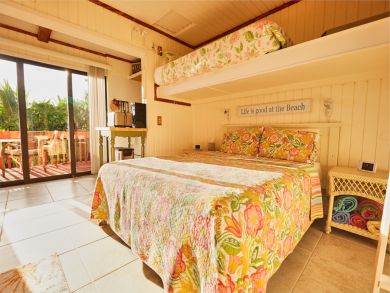 Lovely Cottage Captiva Around 300ft to the Beach